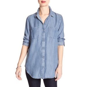 Moving sale, last chance‼️ Banana Republic | Chambray button-up | size small